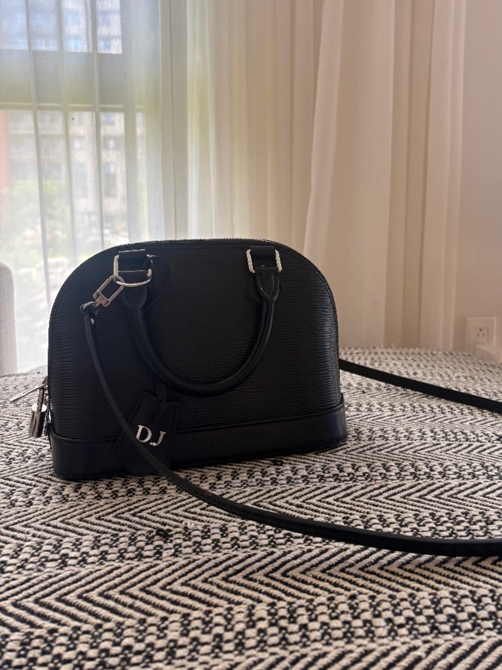 Louis Vuitton Alma BB Epi Leather Black – Excellent Condition – Full Set